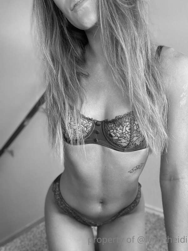 One Week Left. #Day20/27
PS - Find out the color of this set..