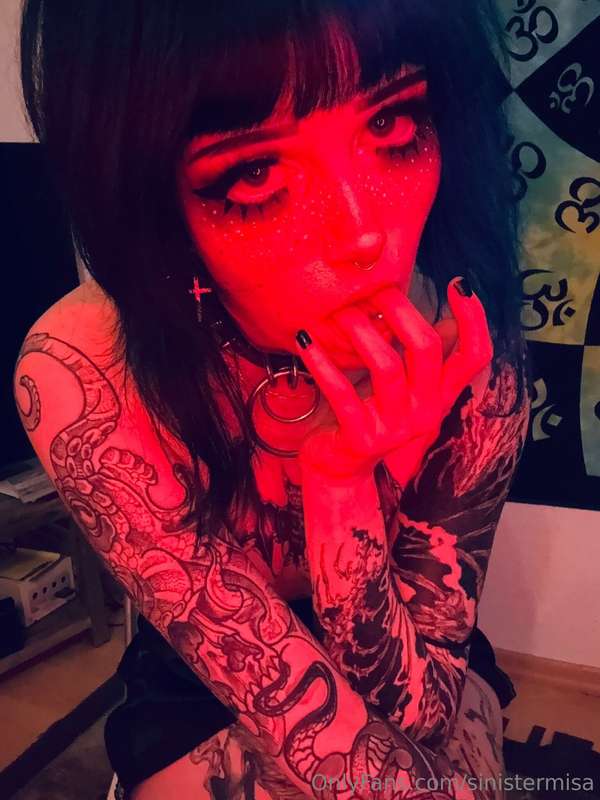 sinistermisa photo
