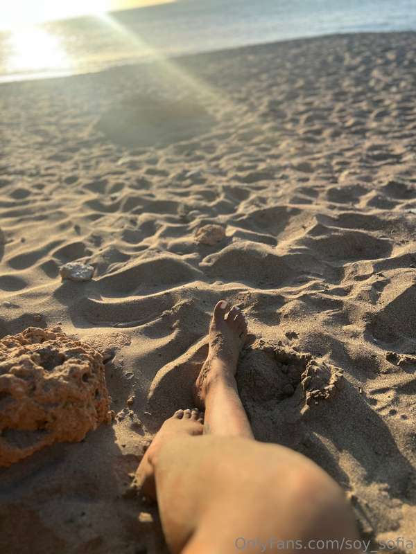 Sea, sand… and feet ;)