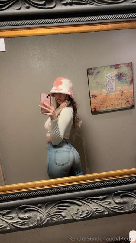 Photo 437 of Kendra Sunderland on Tocromo