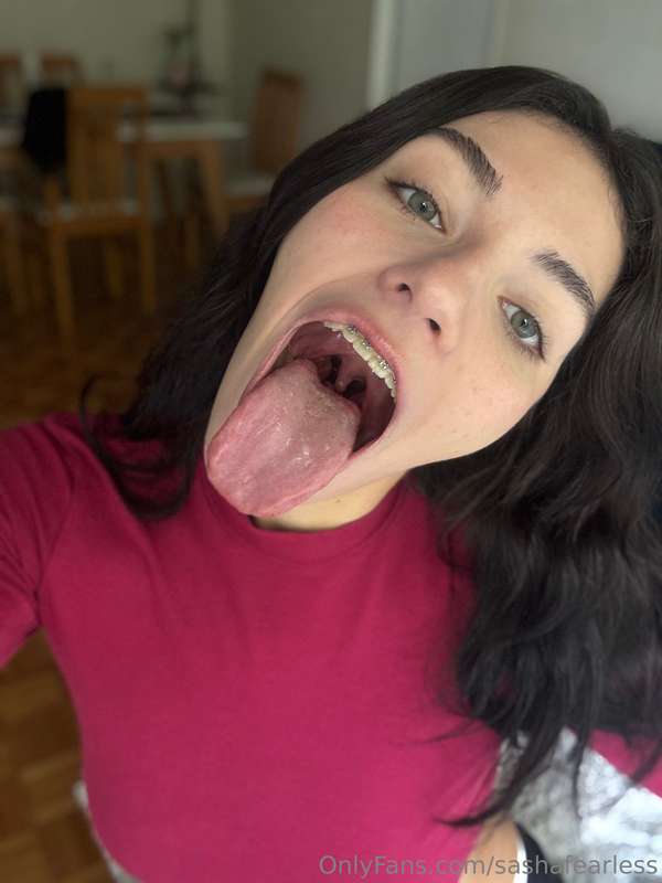 sashasexymouthh