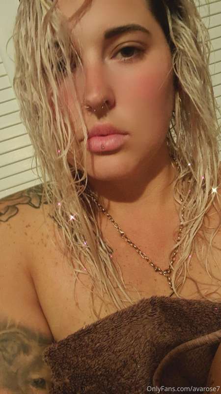 DM me for the shower vid 💦