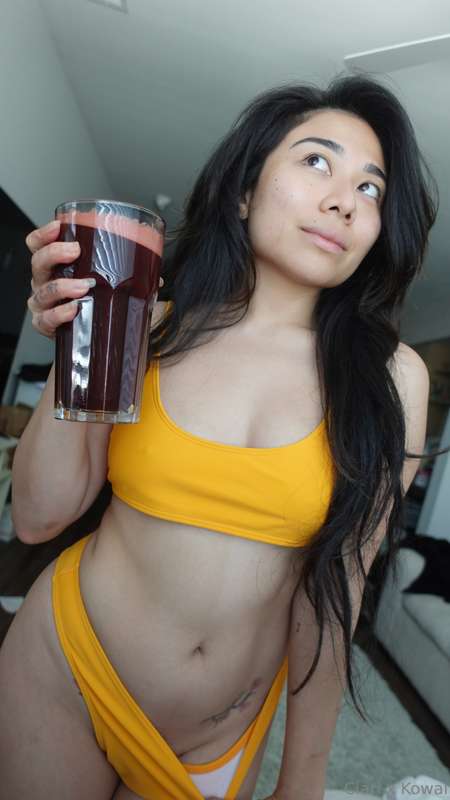 makin juice and keepin it juicy 💦 Unlock for a 🍒 drop <3