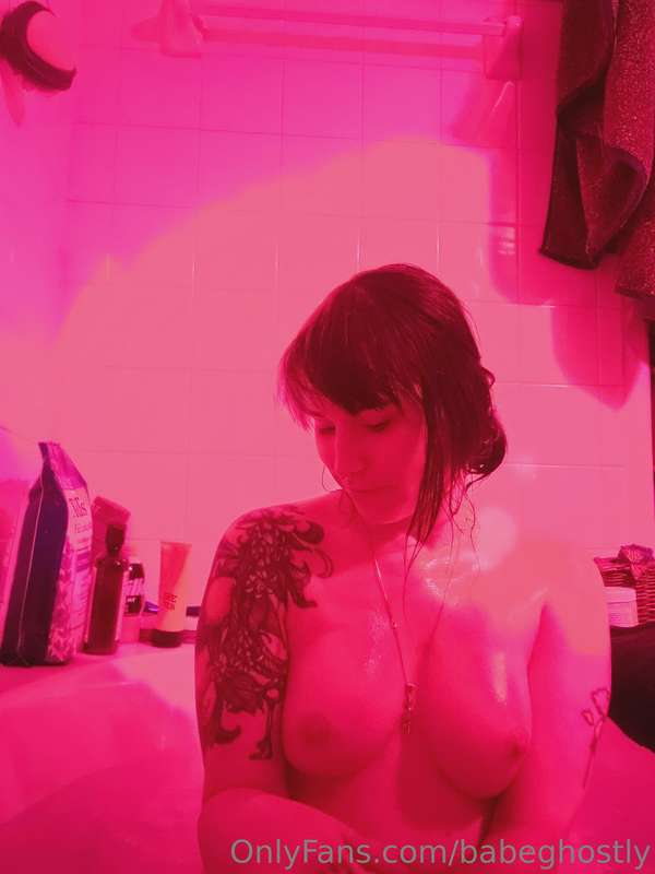 babeghostly image #0