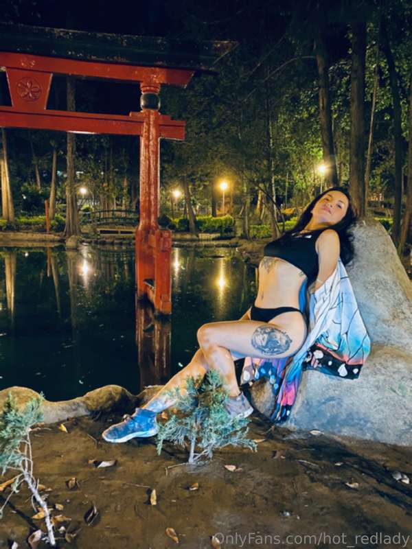 Mis cielos les hice este cosplay pero el lugar si estaba muy..
