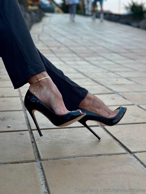 heelsofmine image #0