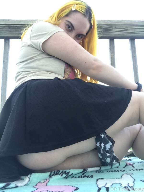 tickledbooty image #0
