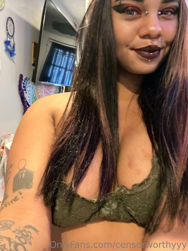 Hickeyss on the titteeehhss 🤤😫