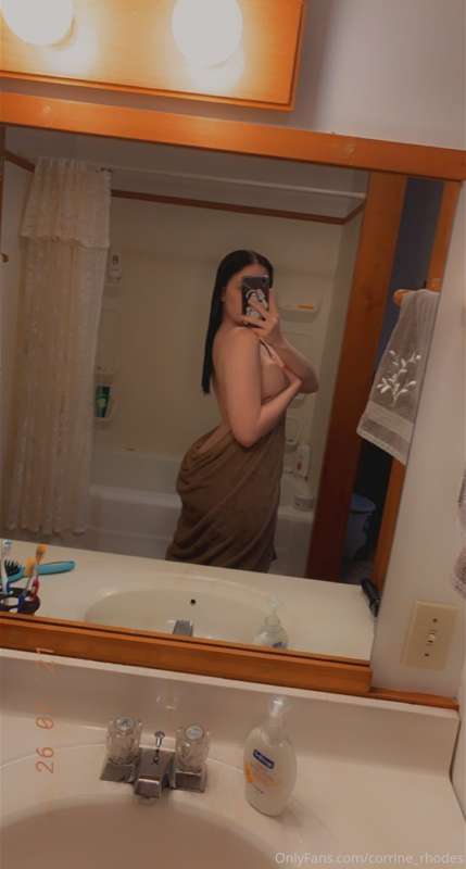Fresh out of the shower❤️
