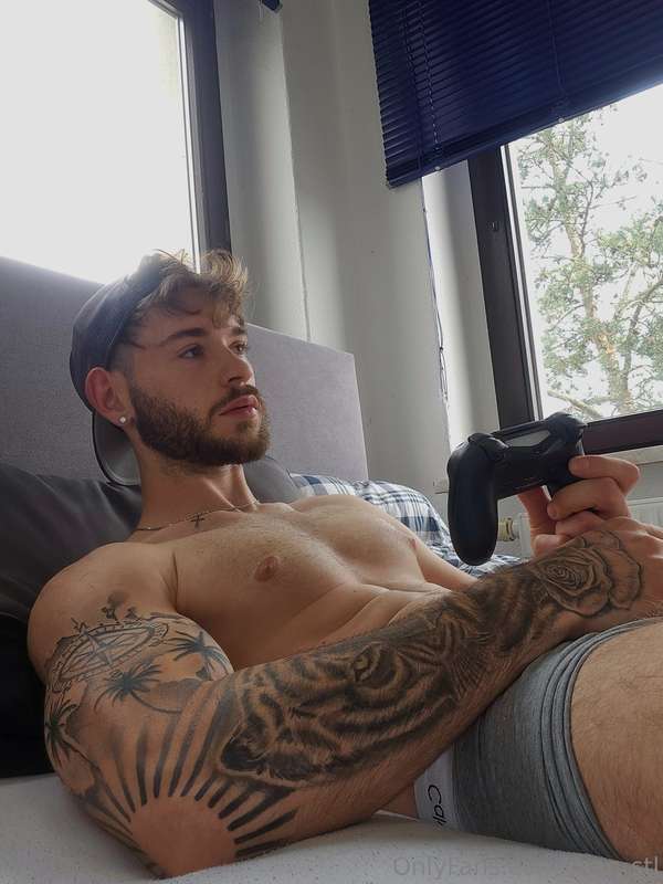 Wanna play?😏