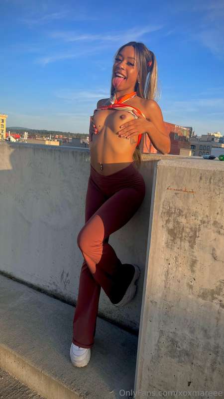 free pic wednesday 🤭 who's ready for a livestream