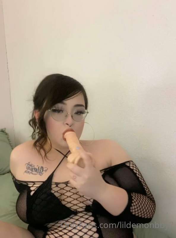 I fucked myself with my toy in 3 different positions in this..