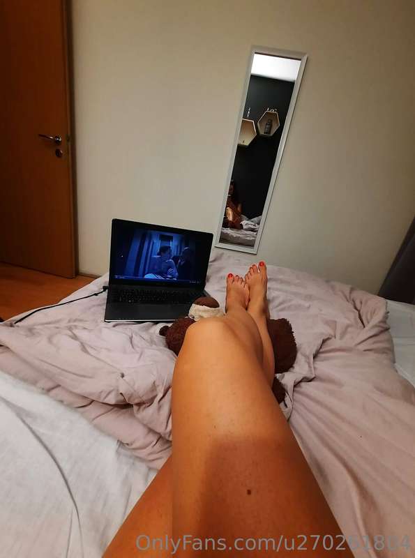 tutututu..... Bored 😏😏  Can I make your night happy? 😛 DM ME..