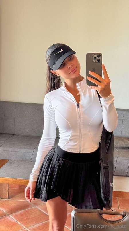 What style of clothing suits me best? 🥰
