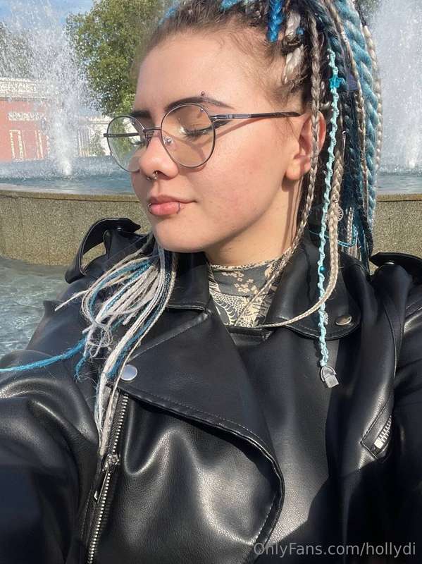 hollydi
