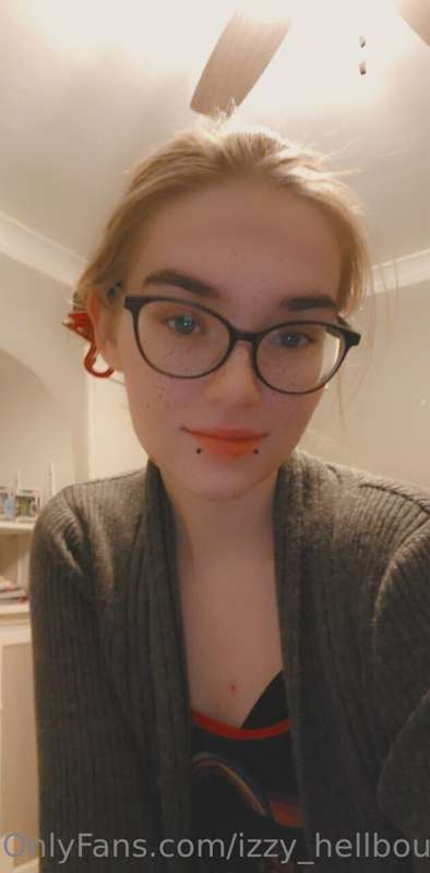 💜💜Pov I'm Yoir Girlfriend And Love Sending You Pics💜💜