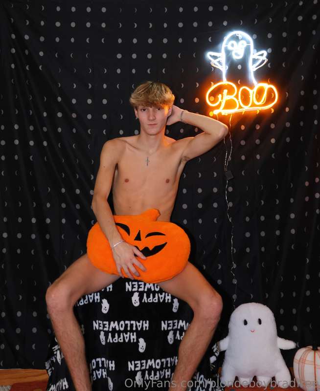 blondeboybradfree