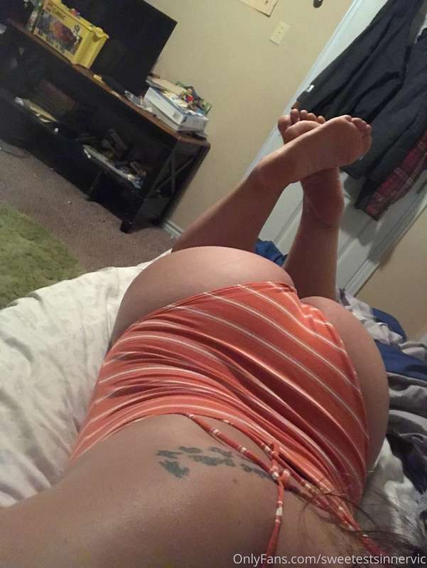 Foot fetish anyone??