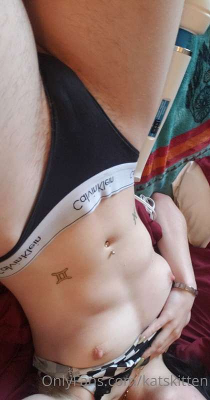 watch me play with my pussy with a magic wand🥵💟 buy the vide..