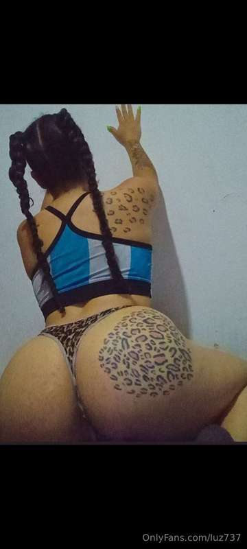 She is my Argentina friend🇦🇷 @printsharonn she has a free su..