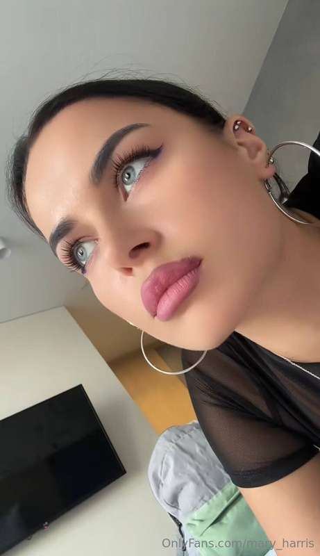 Good mood and a good day to do something interesting🥰😝