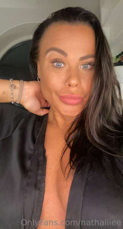 Missed you guys! 
Talk in DM? 😇👅