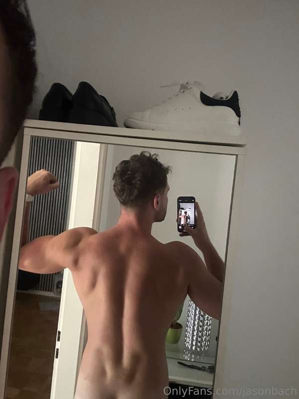 How you'd rate my back? 🤔😛😈💪🏻