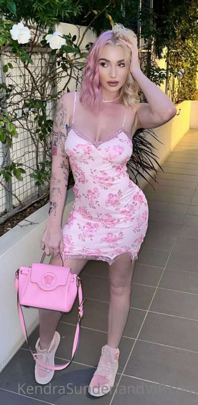 Photo 44 of Kendra Sunderland on Tocromo