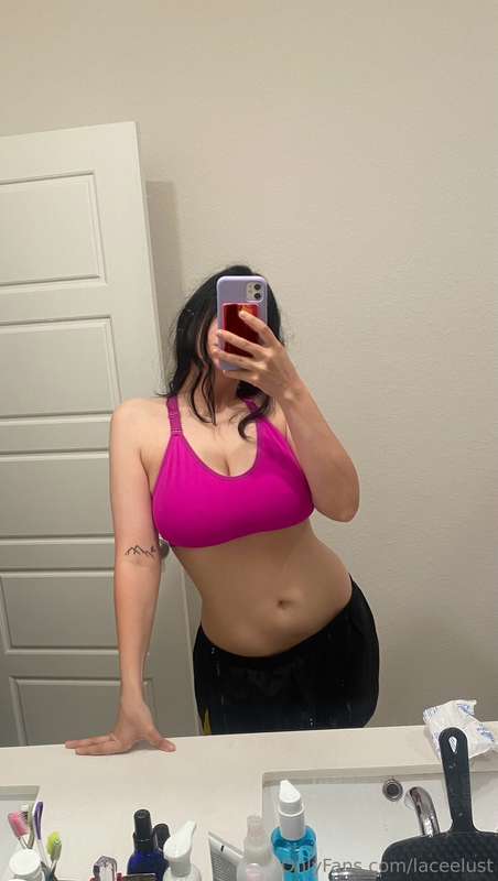 The only positive to getting sick is getting skinnyyy😂🩷