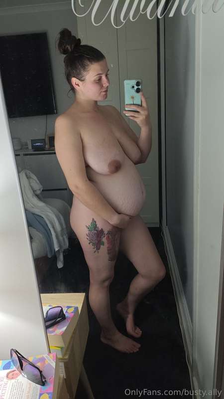 20 weeks and absolutely huge 🤤