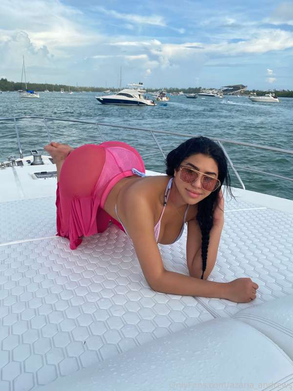 🛥 vibes 🛥 had so much fun with my girls yesterday
