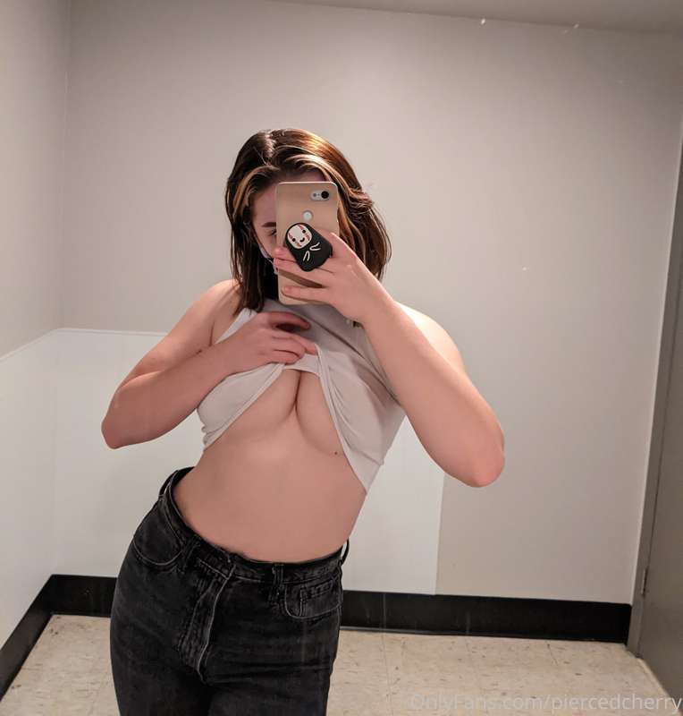hello to all my new subs! I'm at work right now but I'll be ..