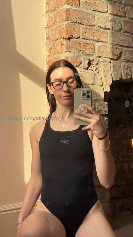 Let me make your weekend better 😉 Just sub to https://onlyfa..