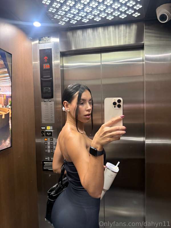 im getting ready for my daily routine.. gym work out..🏋️‍♀️ ..