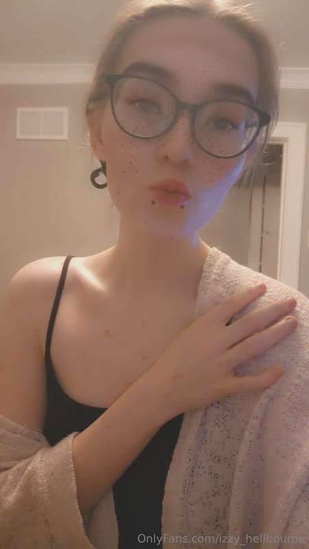 izzy_hellbourne image #6