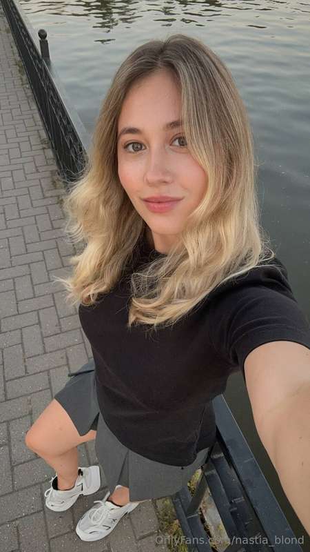 Went to the embankment today and caught a moment for a pic 🥰..