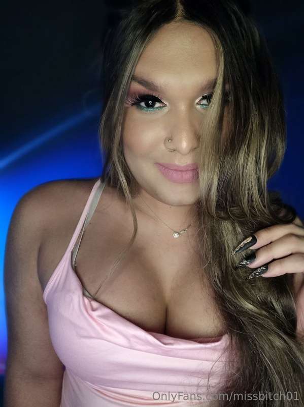 hello baby follow my super hot friend 🔥🔥she is Venezuelan an..