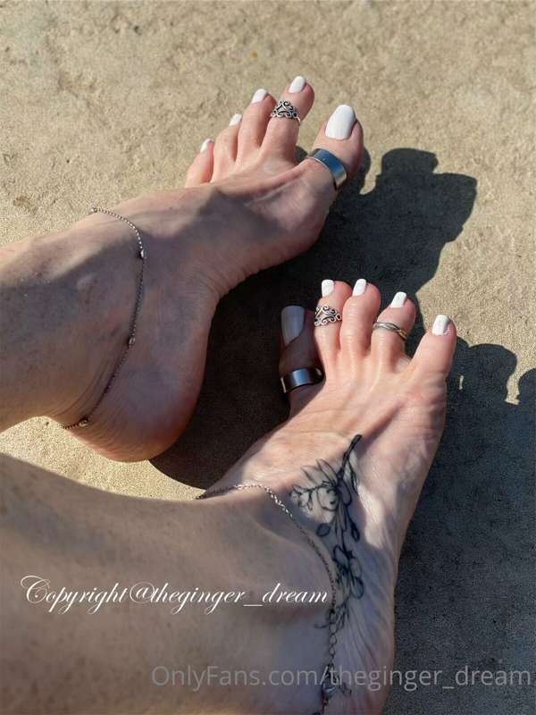 Decided to let you all be the first to see my white toes sin..