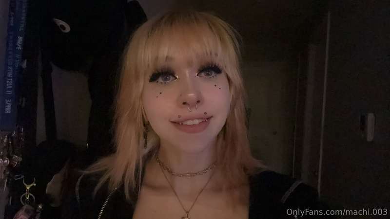 Ya girl finally dyed her hair pinnkkk, though I messed it up..
