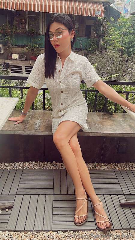 Simplicity is the keynote of all true elegance. Fashion fade..