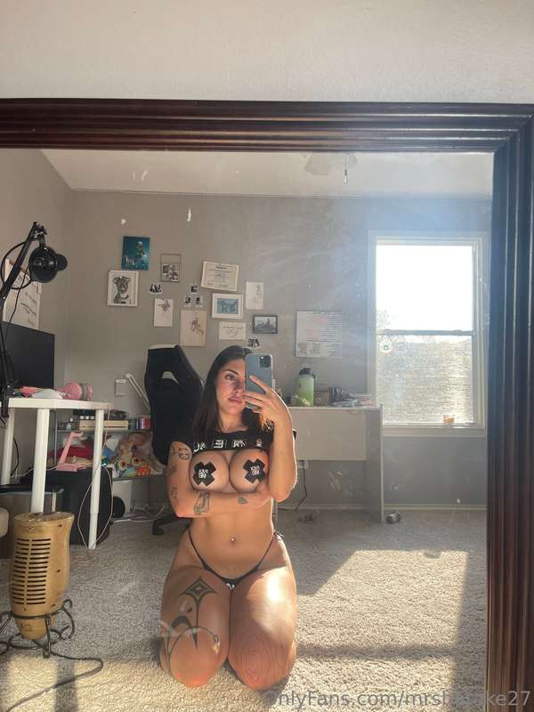 spending the day squat fucking & making myself cum til I can..