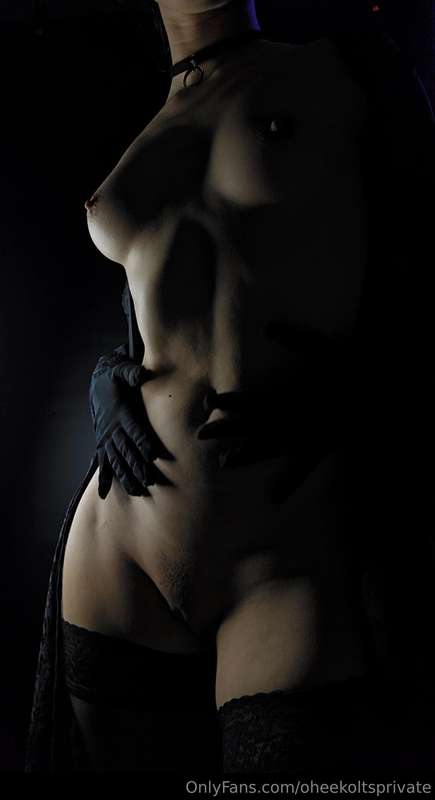 SPOILERS TO NEW CONTENT  2 FULL NUDE OILED VIDEOS  1 LONG FO..