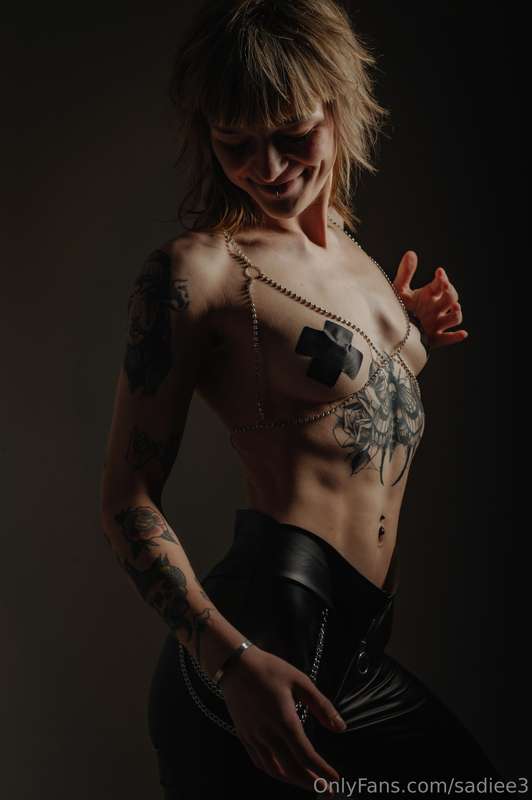 yourdarkomen image #0