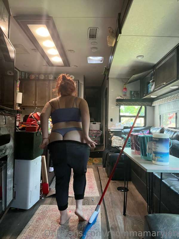 Mmm 🤤 Nanny Cam footage… 

Like if you like to peek 🫣 as muc..