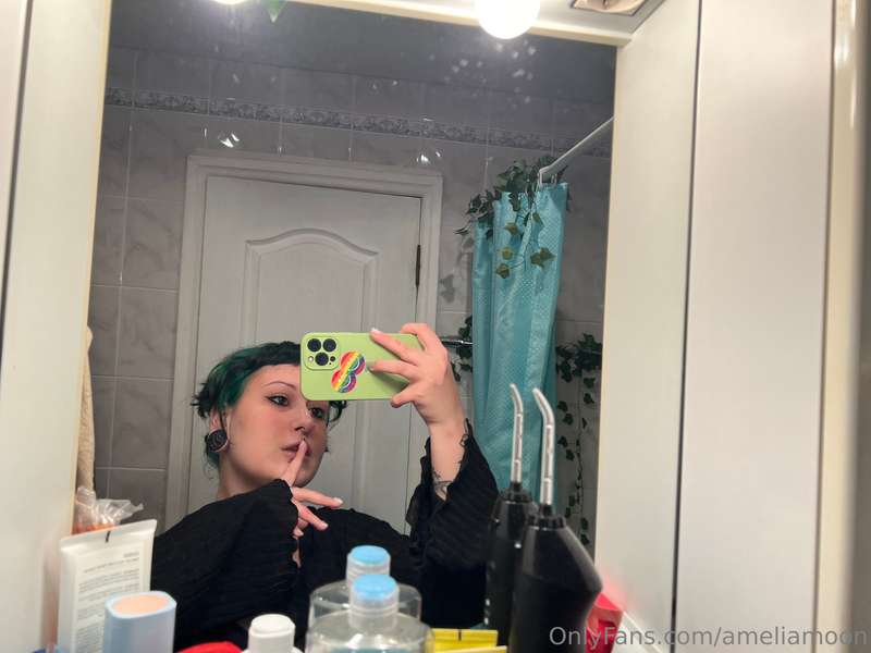 I’m in love with this sassy goth eye makeup🖤To be true I usu..