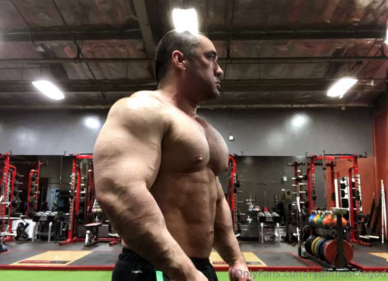 ryanmusclegod