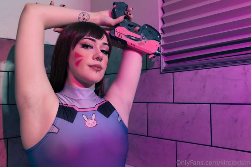 Do you want some of this gamer girl bath water? 💕