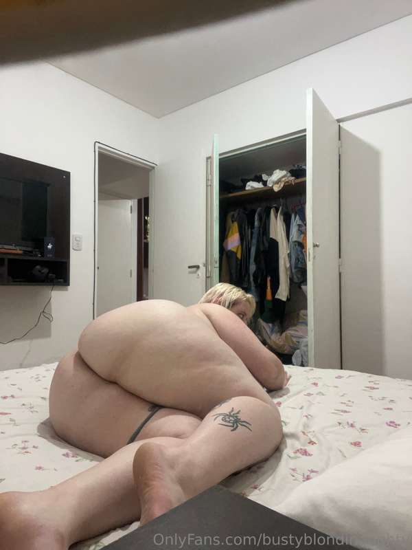 bustyblondinaughty
