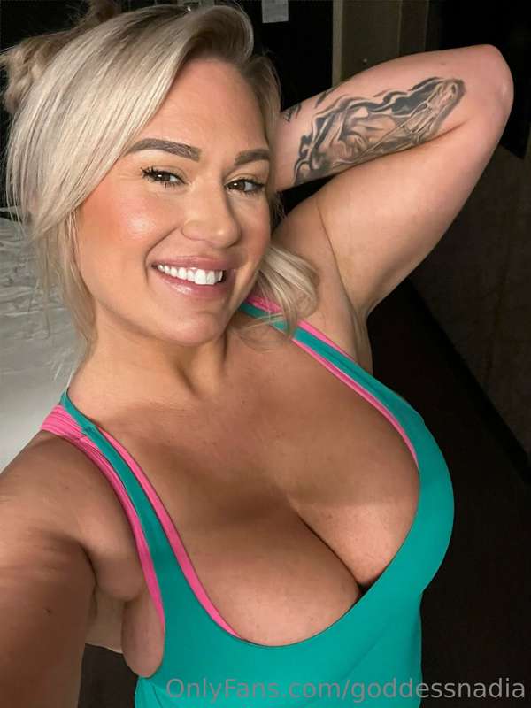 Drop me a message and I’ll make you regret scrolling away😋
