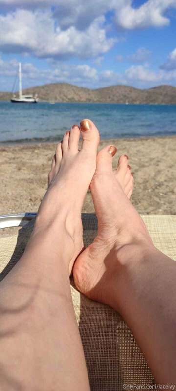 Enjoy me enjoying myself 🌟 And if you tip me for a nice cock..